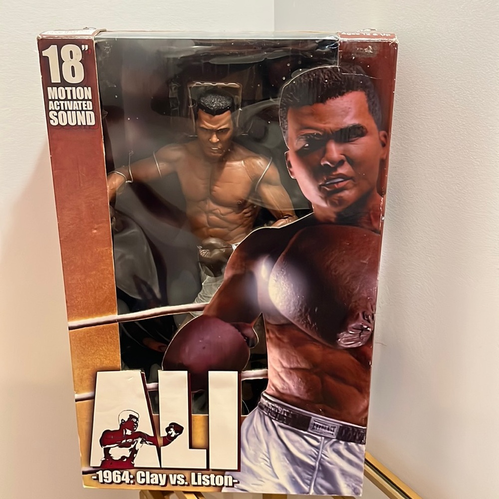 Ali VS Liston 1964 18” Motion Activated Sound NIB